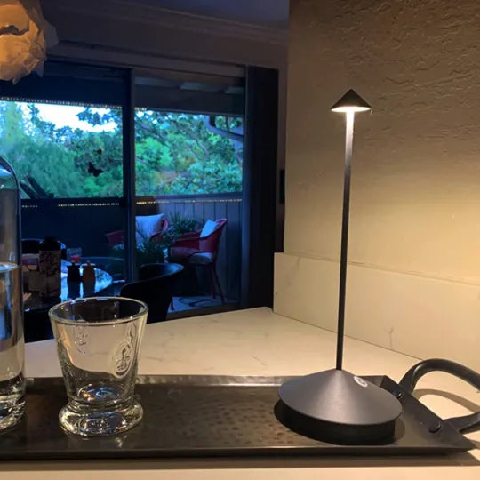 Cordless LED Table Lamp – Dimmable Rechargeable Light in White and Gold