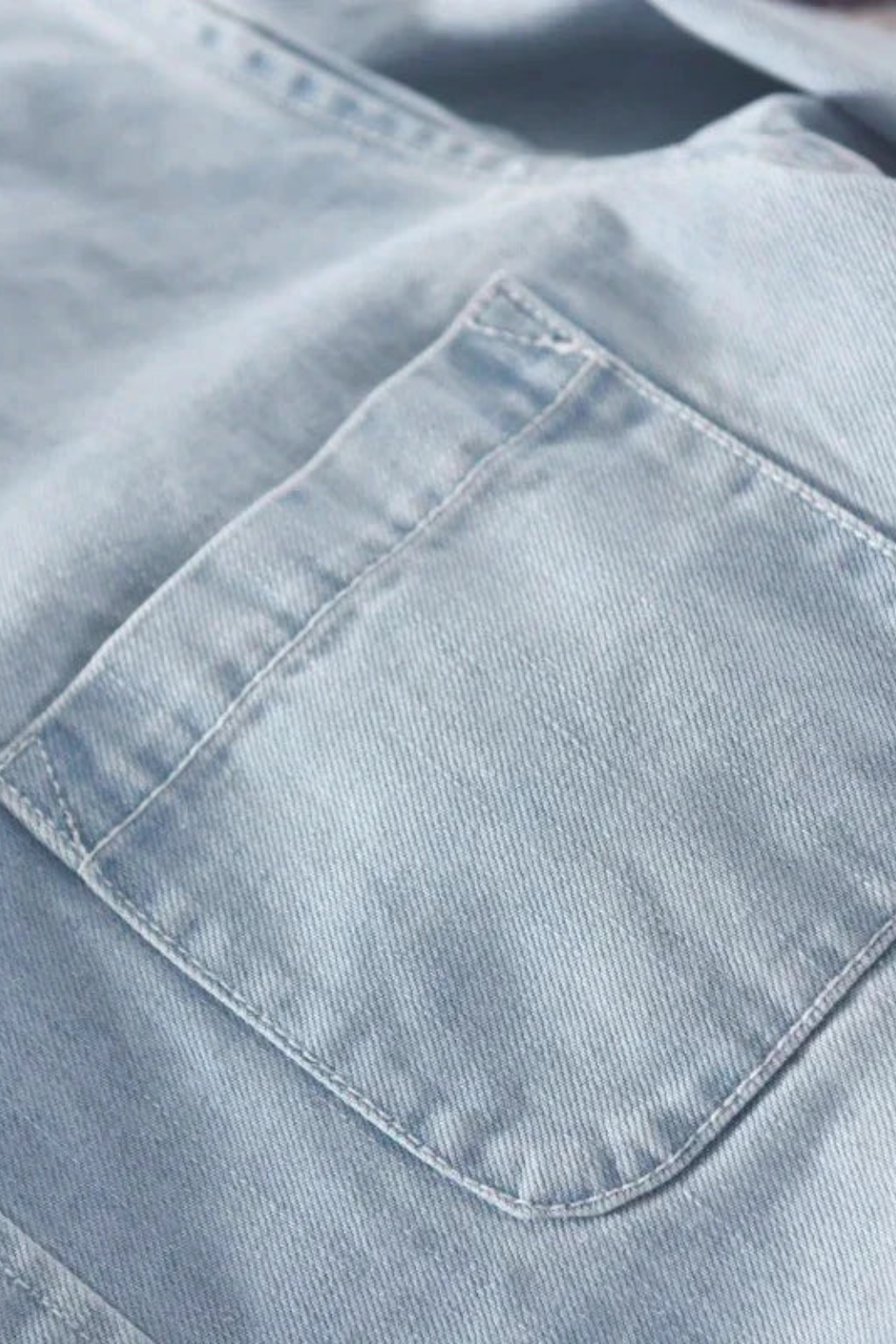 Men's Casual Button-Down Denim Shirt with Chest Pocket
