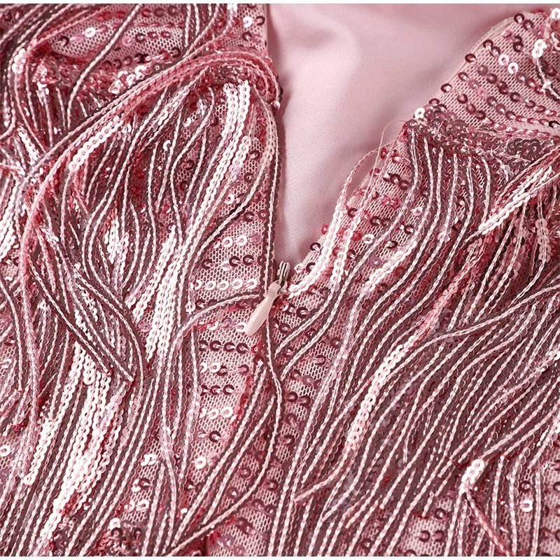 Saphine | Luxe Mini Jurk voor Dames – Met Verenaccent en Flatterend Avonddesign