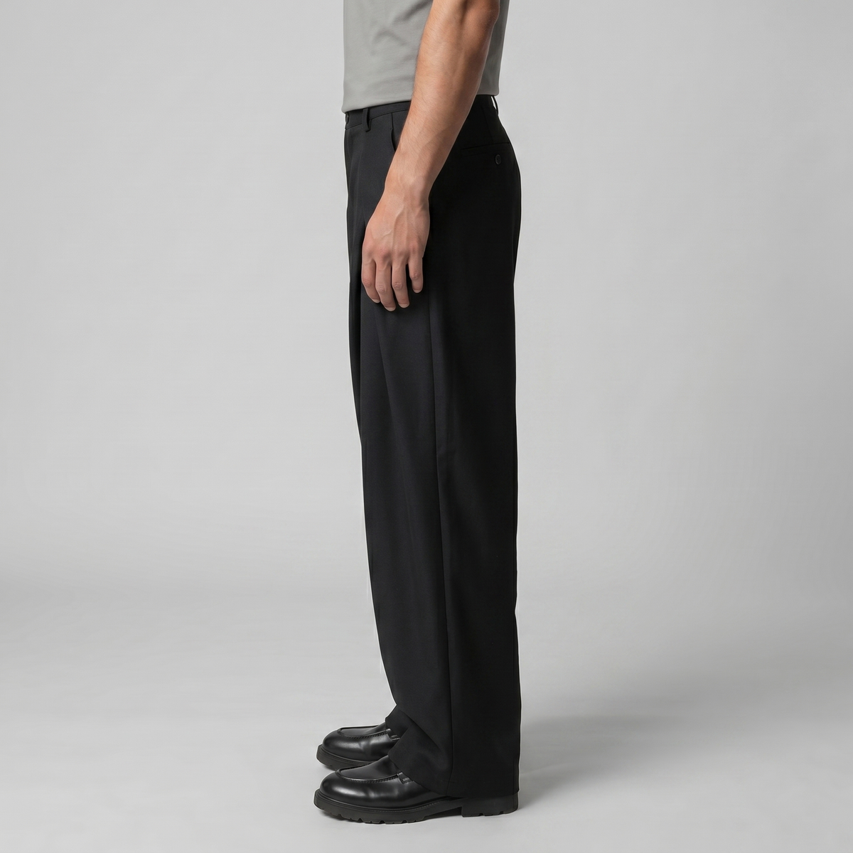 Men's Tailored Wide-Leg Trousers with Pleated Front