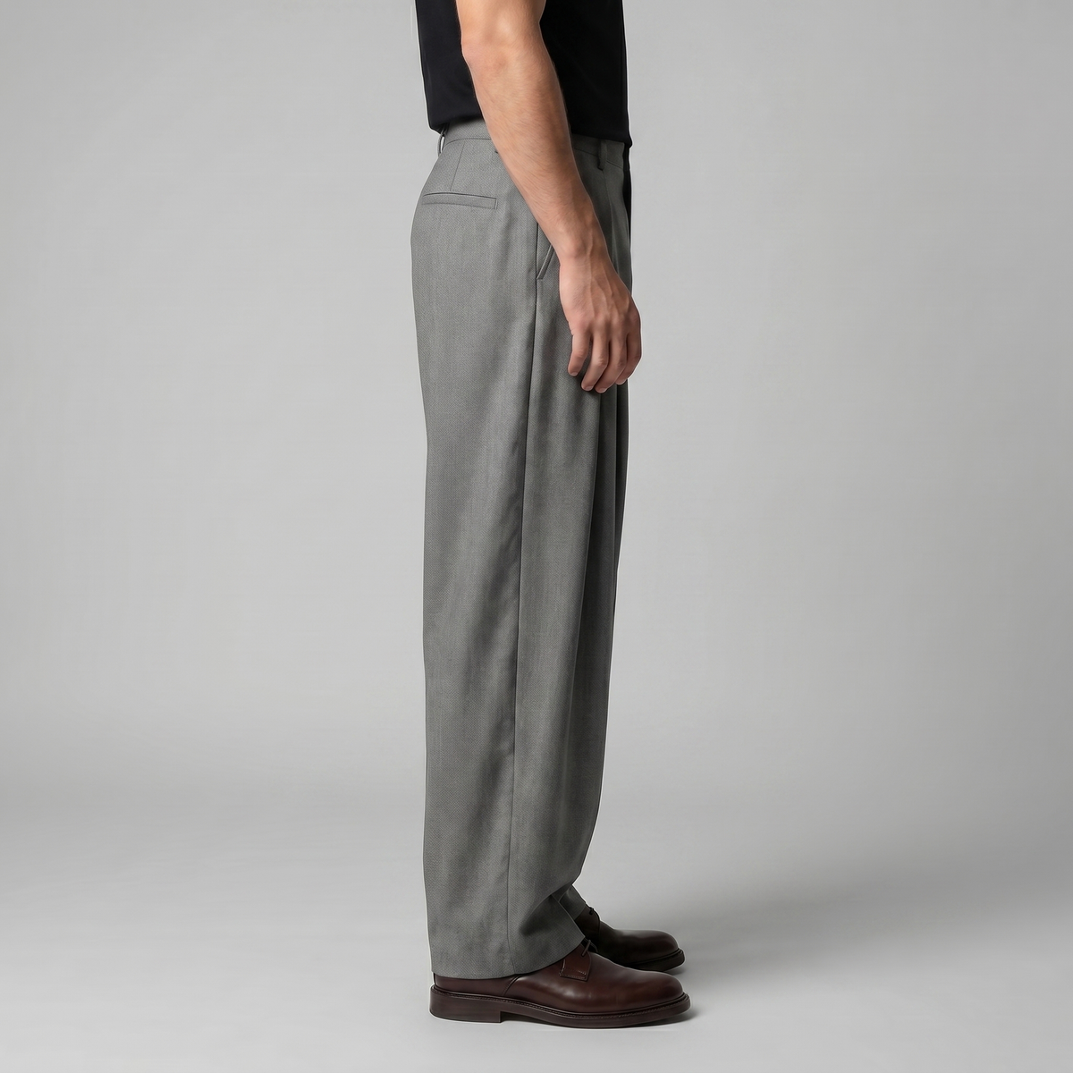Men's Tailored Wide-Leg Trousers with Pleated Front