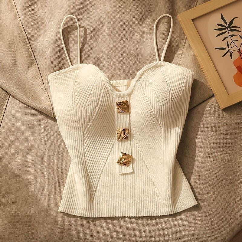 Gwenda | Dames Crop Camisole met Gouden Details – Slim Fit & Geribbelde Soft Knit voor Casual tot Chic Looks