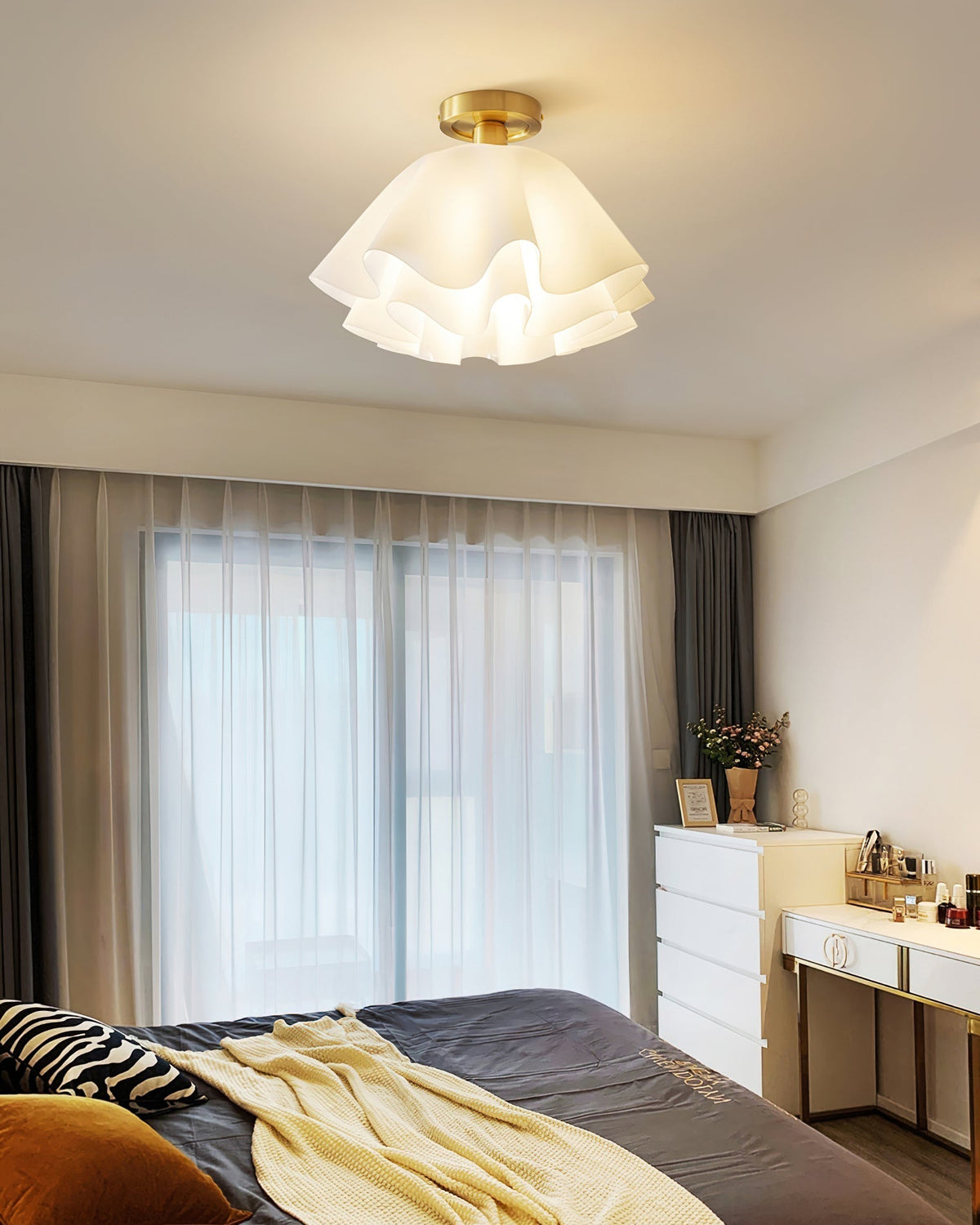 Ceiling Light Wavy Acrylic Shade - White and Gold, E27