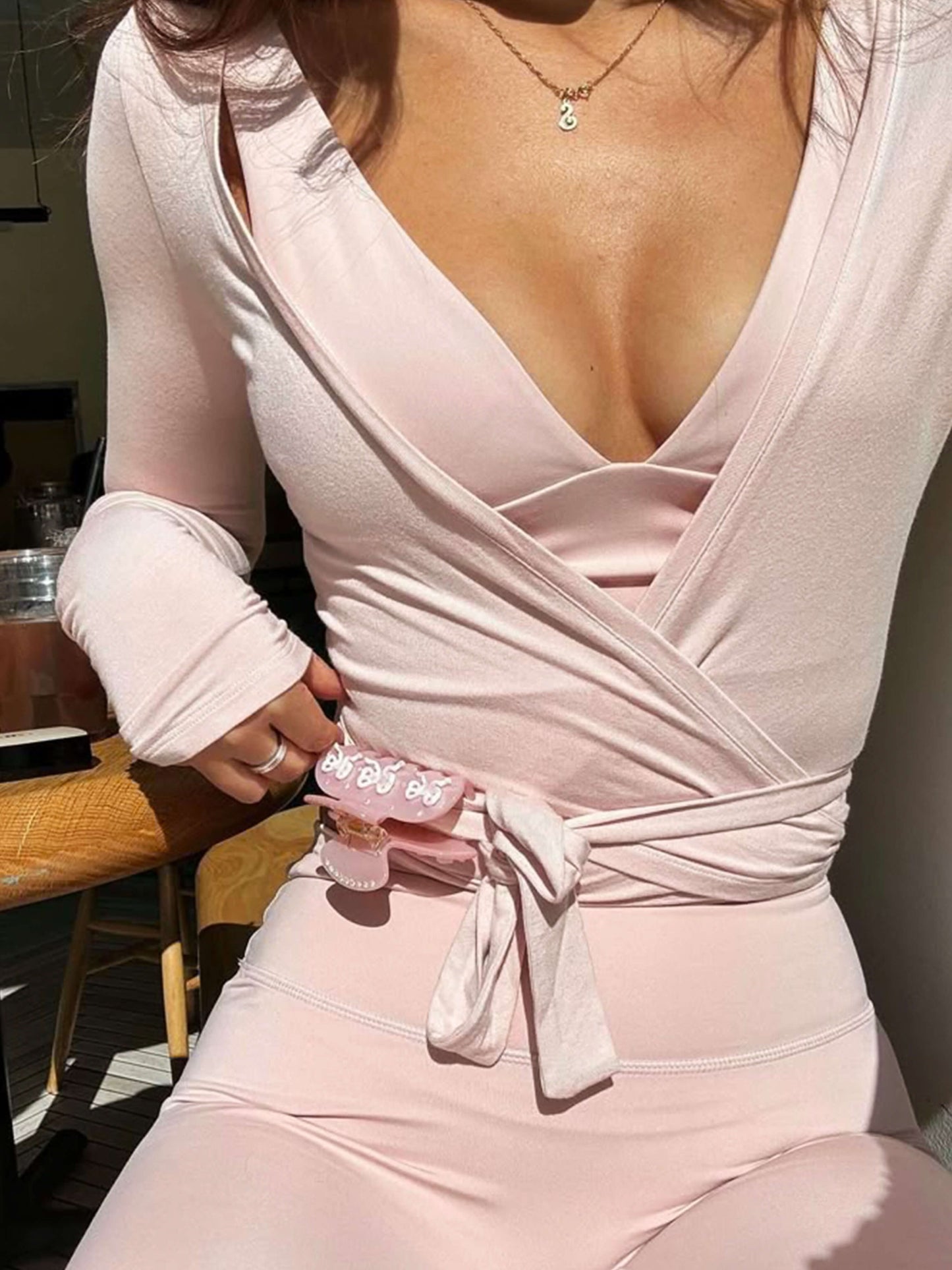 Gina Pilates Set | Dames activewear set met V-hals top en wijde broekspijpen