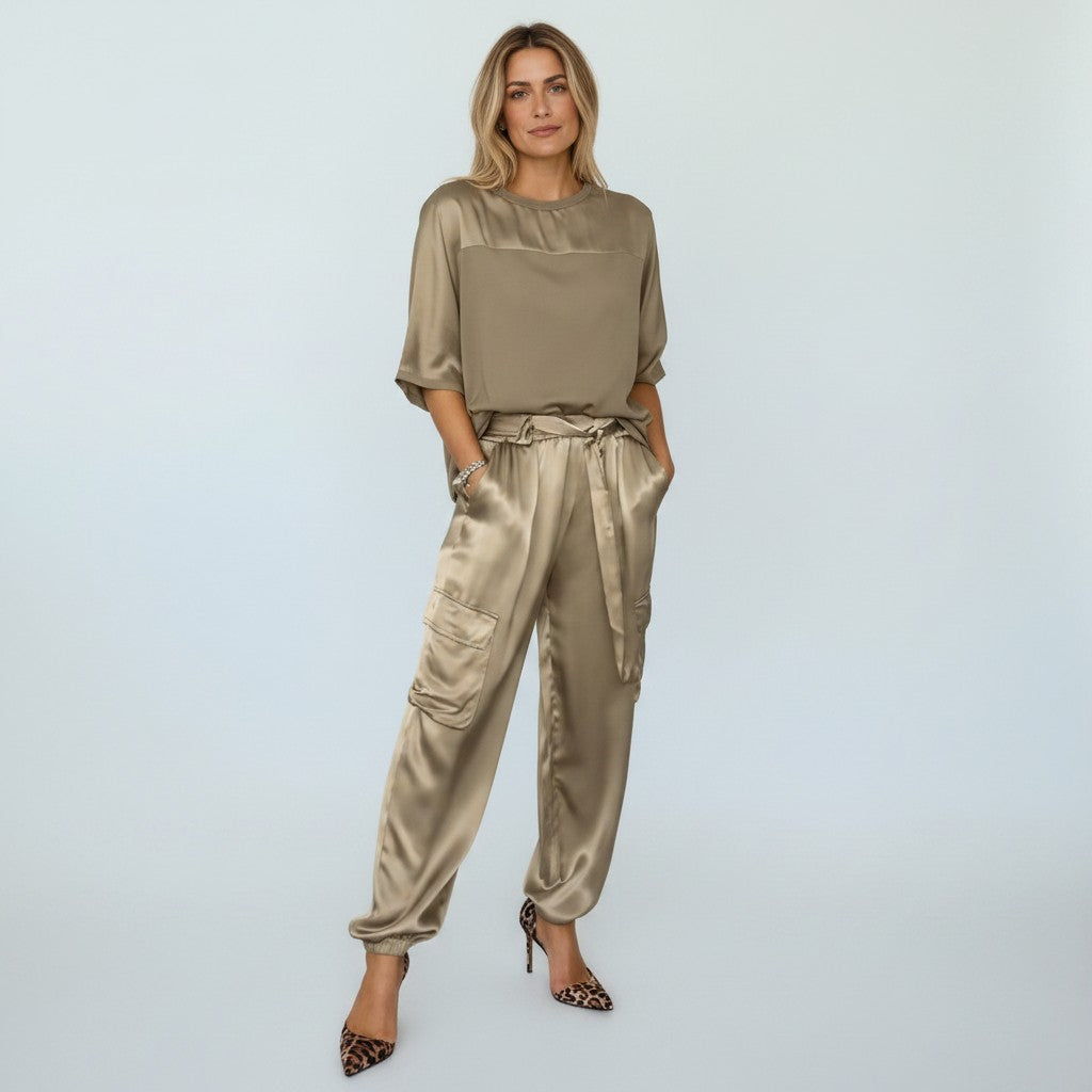 Women's Two-Piece Loungewear Set with Elastic Waist and Cargo Pockets