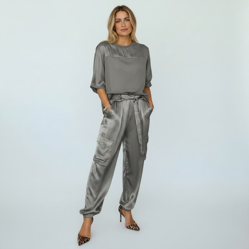 Women's Two-Piece Loungewear Set with Elastic Waist and Cargo Pockets