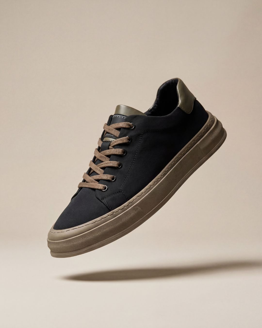 Canvas Low-Top Sneakers – Minimalist Everyday Design