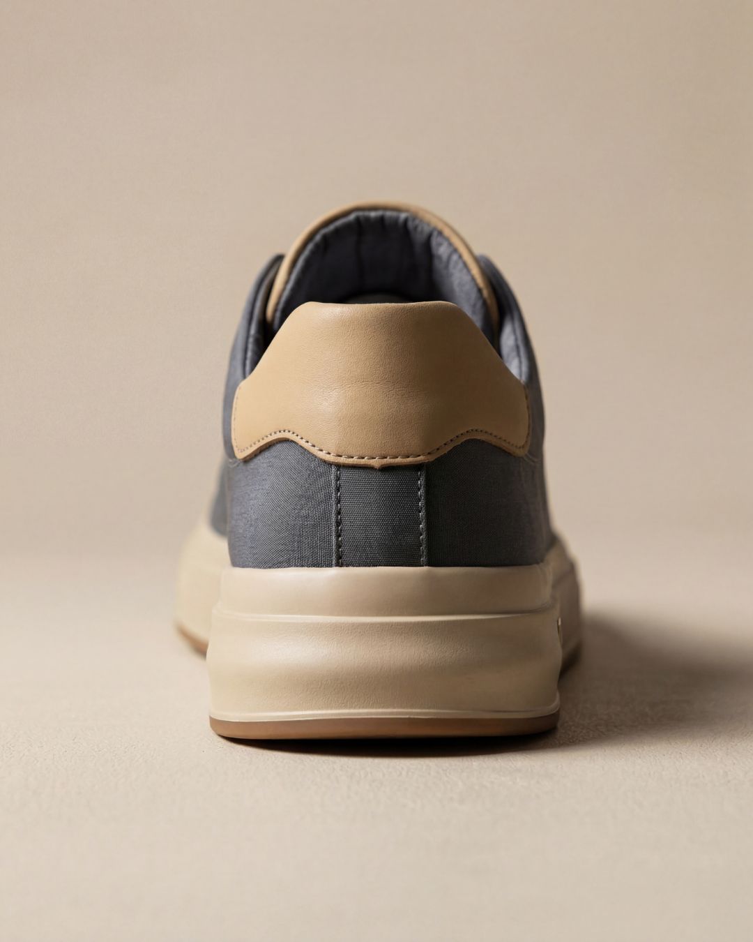 Canvas Low-Top Sneakers – Minimalist Everyday Design
