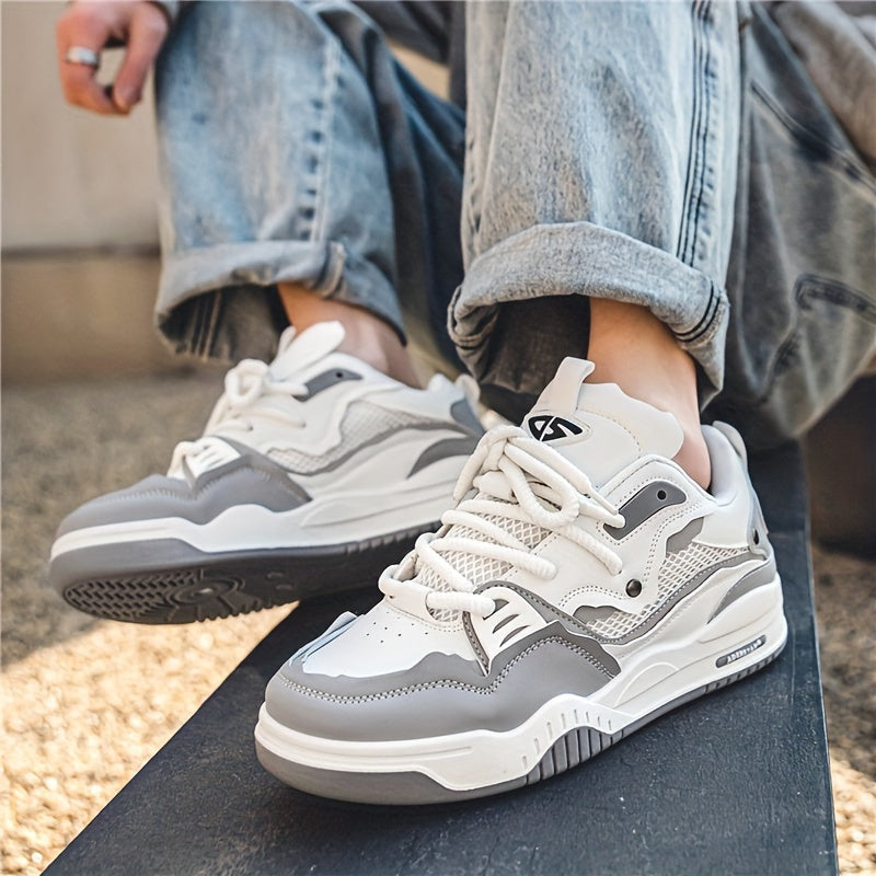 Men's Lightweight Sneakers with Lace-Up Closure and Contrast Details