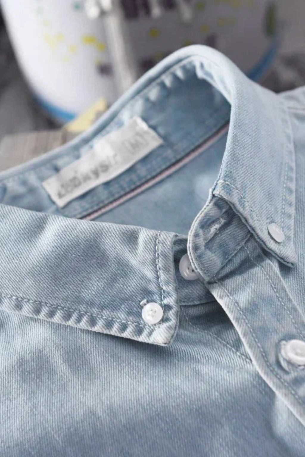 Men's Casual Button-Down Denim Shirt with Chest Pocket
