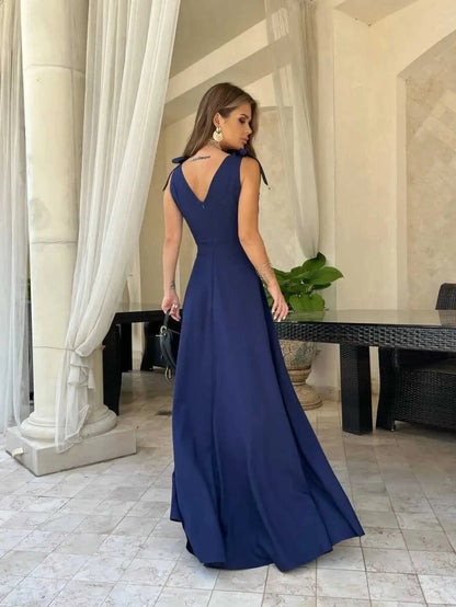 Rosay Maxi Jurk | Zwarte damesjurk met V-hals en zijsplit voor elegante avondlooks