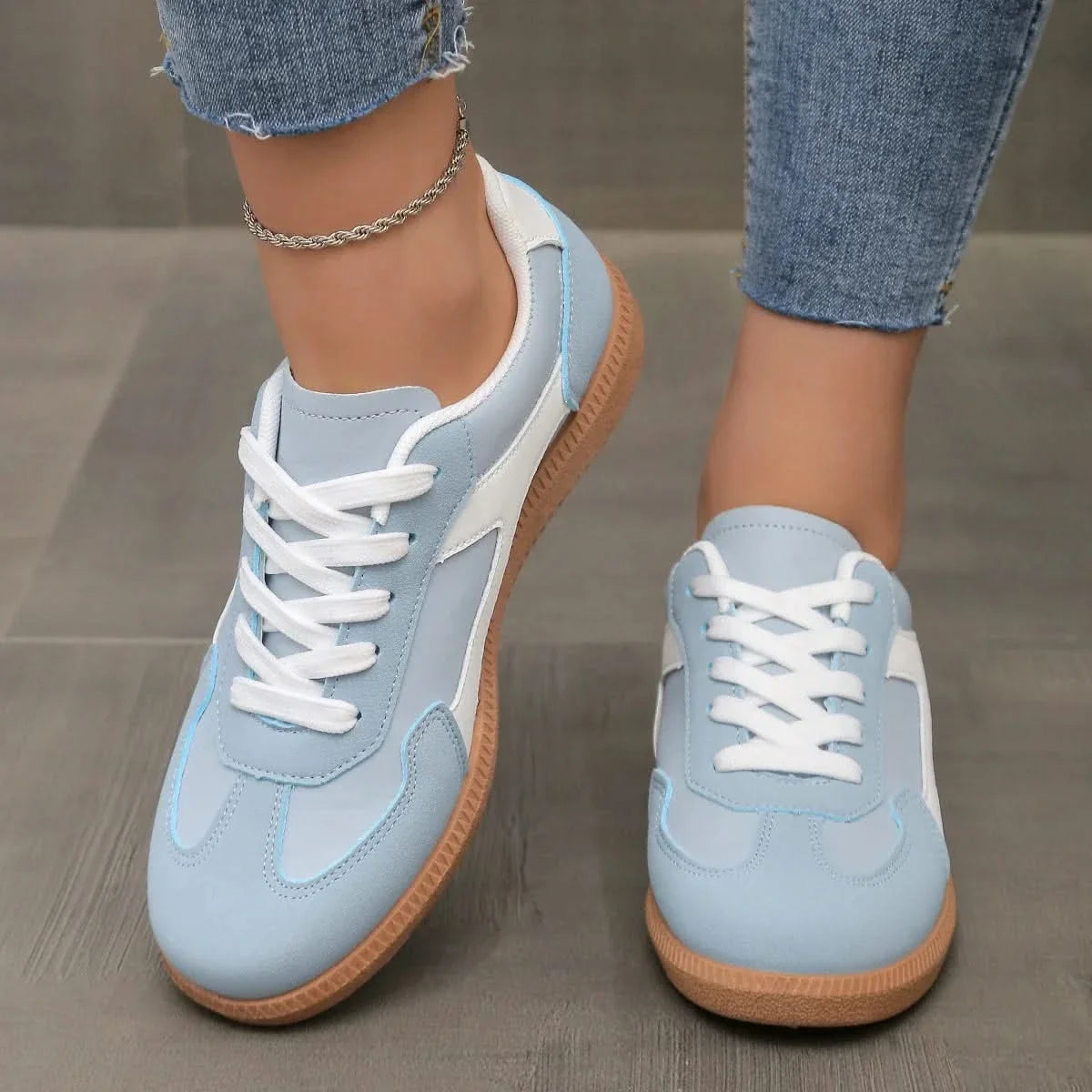 Women's Leather Sneakers Low-Top with Gum Sole