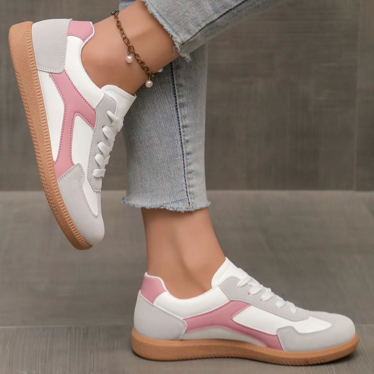 Women's Leather Sneakers Low-Top with Gum Sole