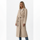 dames lange jas met dubbele knopenrij en ceintuur creme