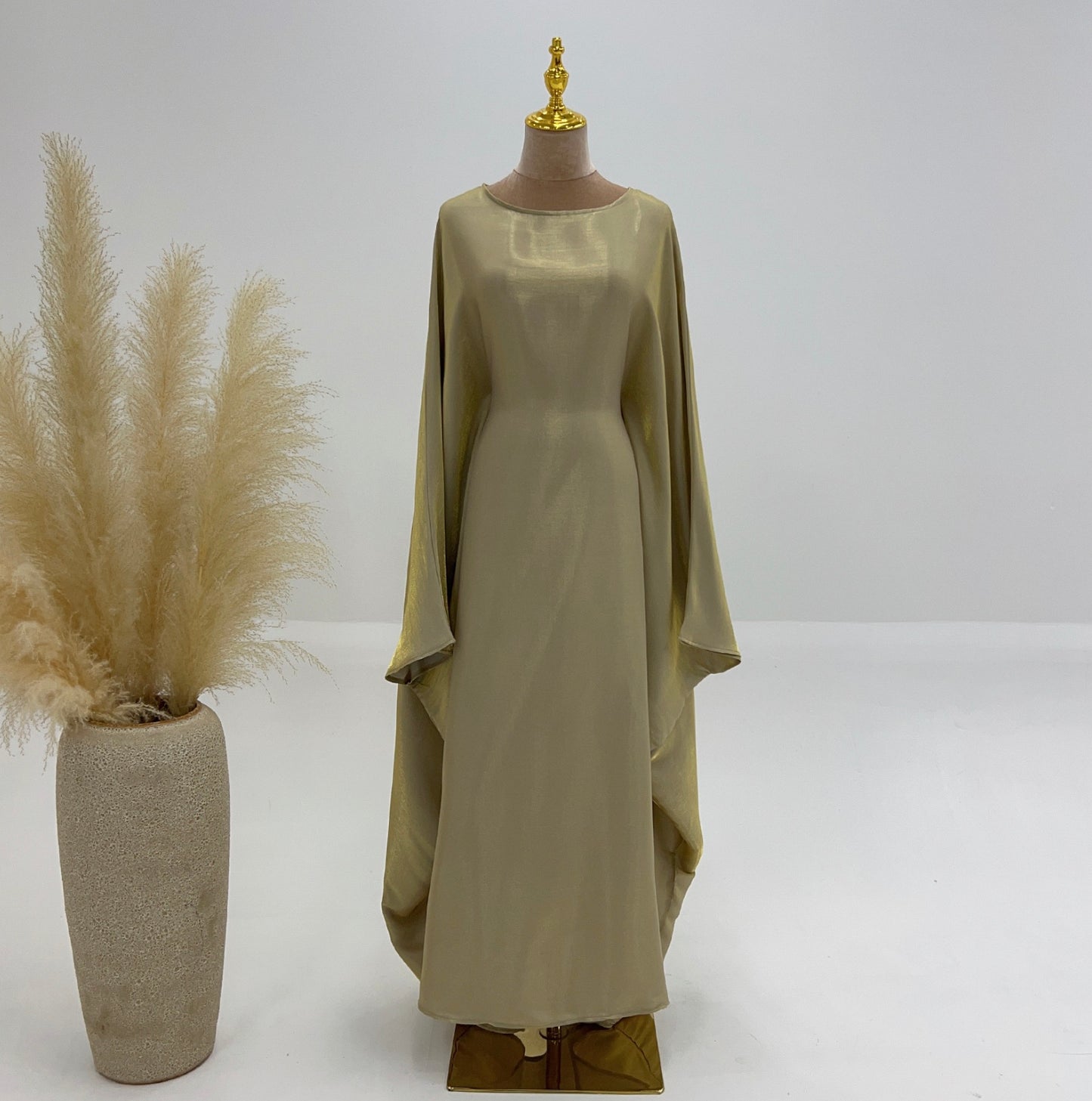 Esra Maxi Jurk | Damesjurk met vleermuismouwen en luxe minimalistische uitstraling