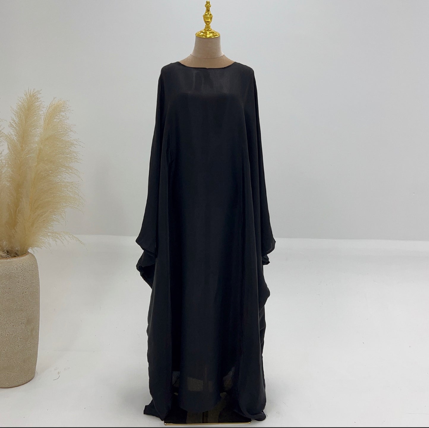 Esra Maxi Jurk | Damesjurk met vleermuismouwen en luxe minimalistische uitstraling