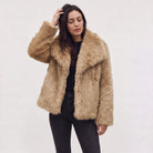 Oversized faux fur jas