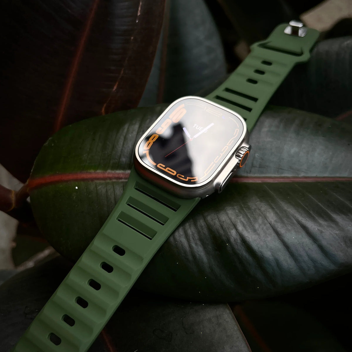 Silicone Sport Band for Apple Watch - Adjustable Strap 44/45/46/49mm
