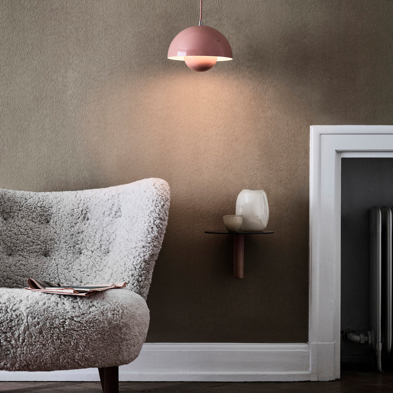 Nature-Inspired Ceiling Lamp – Iron, Adjustable Cord, Warm White Light