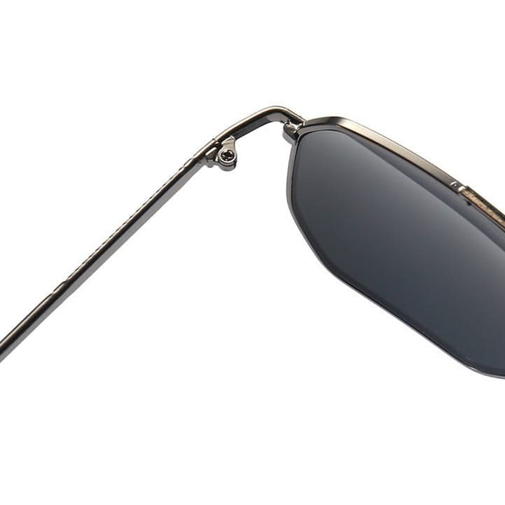 Aviator Sunglasses with Lightweight Metal Frame and UV400 Lenses