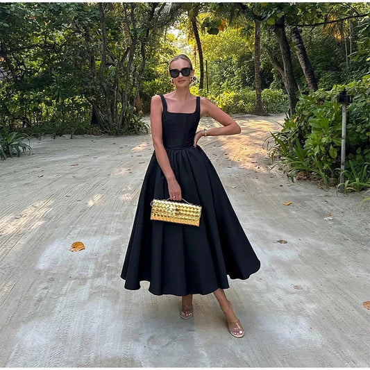 Eileen | Elegante Mouwloze Damesjurk – A-lijn Midi met Tailleaccent en Vierkante Hals