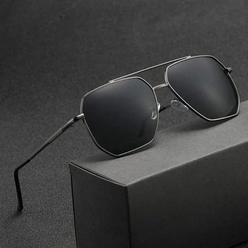 Aviator Sunglasses with Lightweight Metal Frame and UV400 Lenses