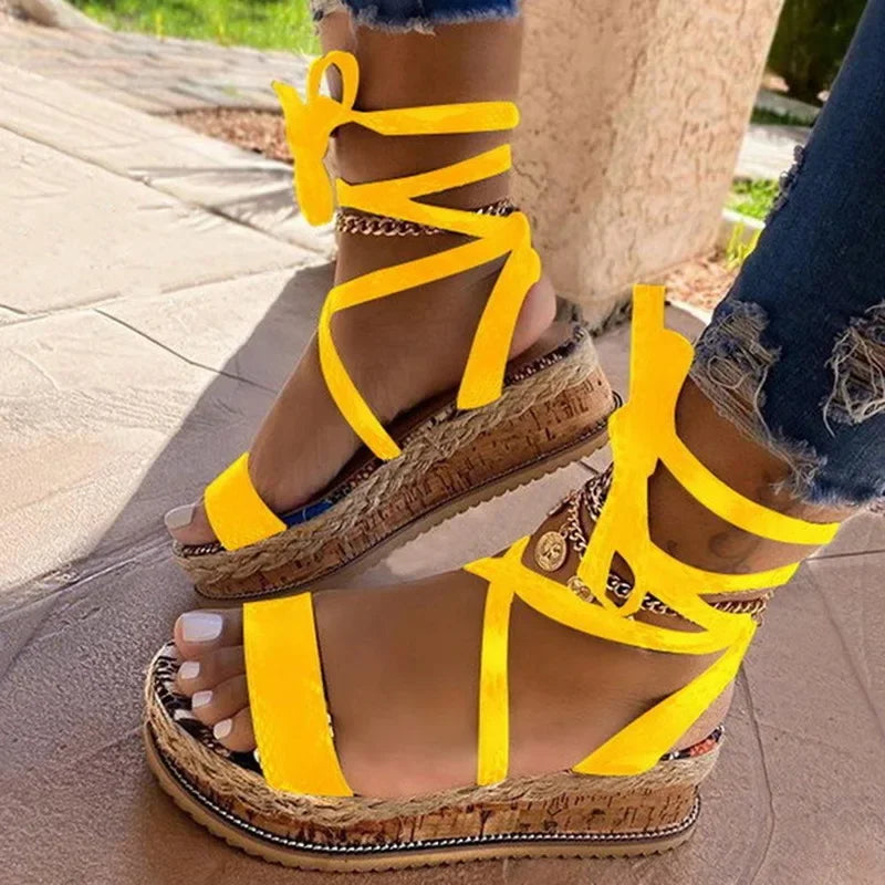 Carlijn | Dames Platform Sandalen met Gevlochten Zool en Vetersluiting – Comfortabele Zomerschoenen met Kleurrijk Patroon