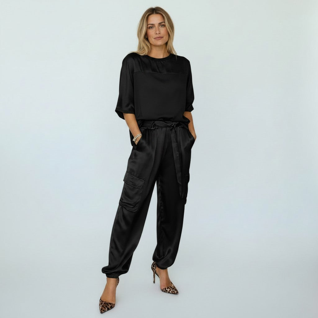 Women's Two-Piece Loungewear Set with Elastic Waist and Cargo Pockets