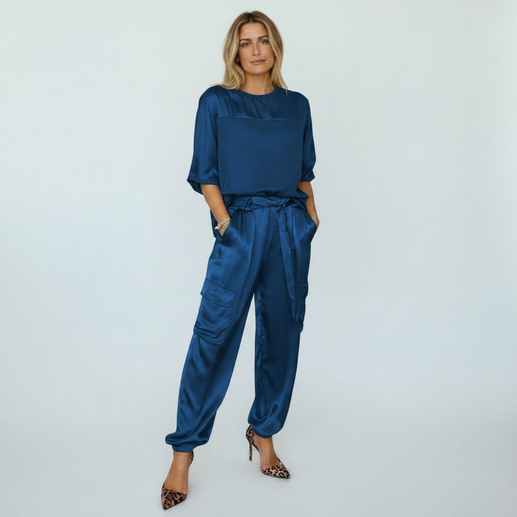 Women's Two-Piece Loungewear Set with Elastic Waist and Cargo Pockets