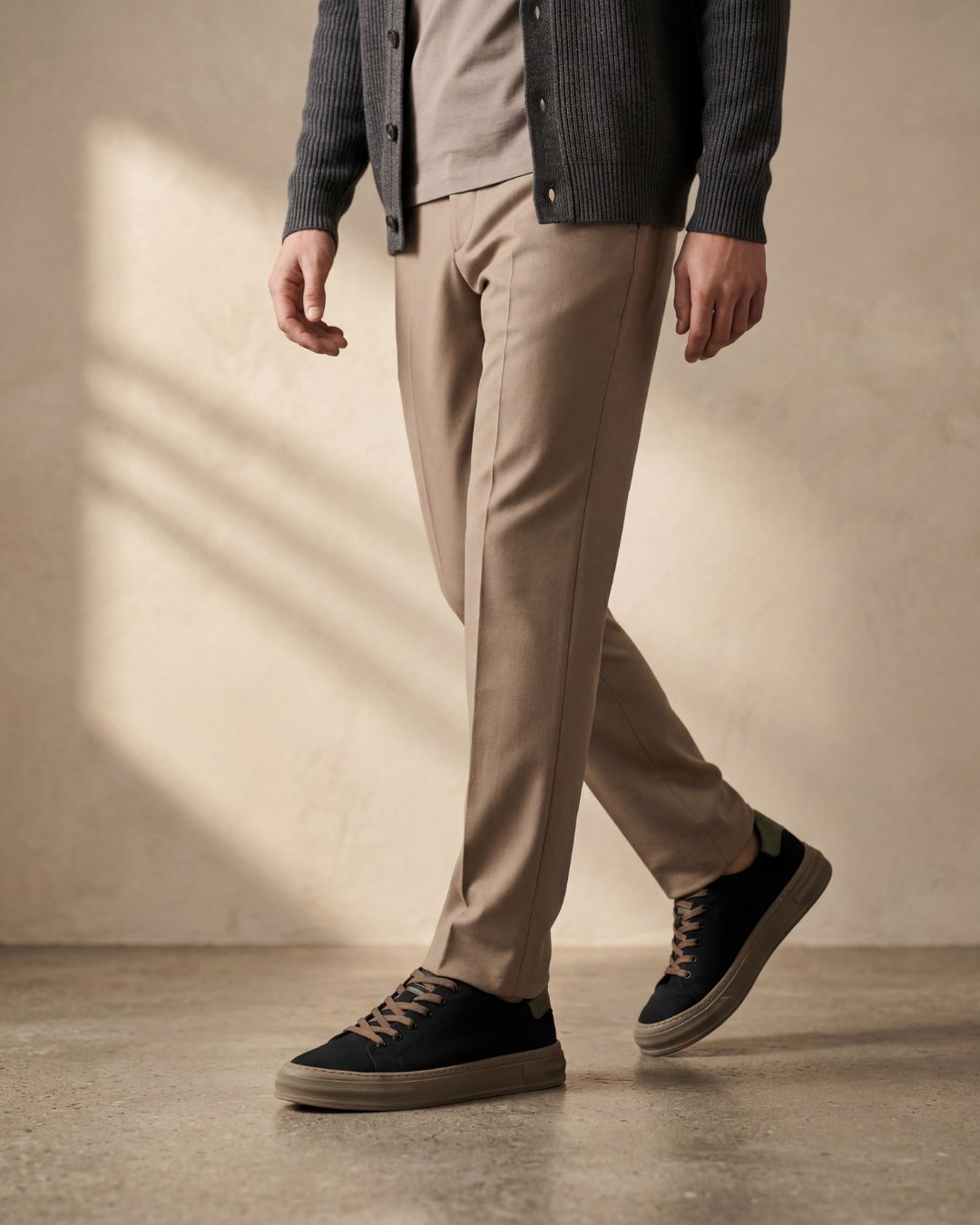 Canvas Low-Top Sneakers – Minimalist Everyday Design