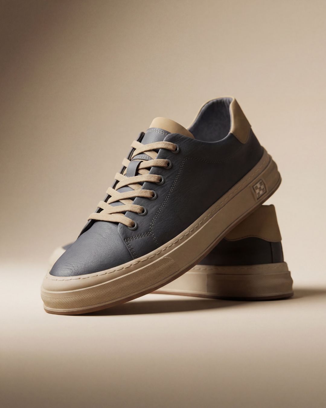 Canvas Low-Top Sneakers – Minimalist Everyday Design