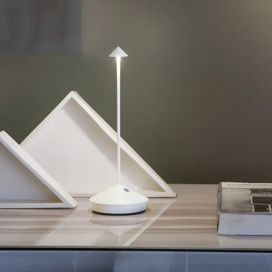 Cordless LED Table Lamp – Dimmable Rechargeable Light in White and Gold