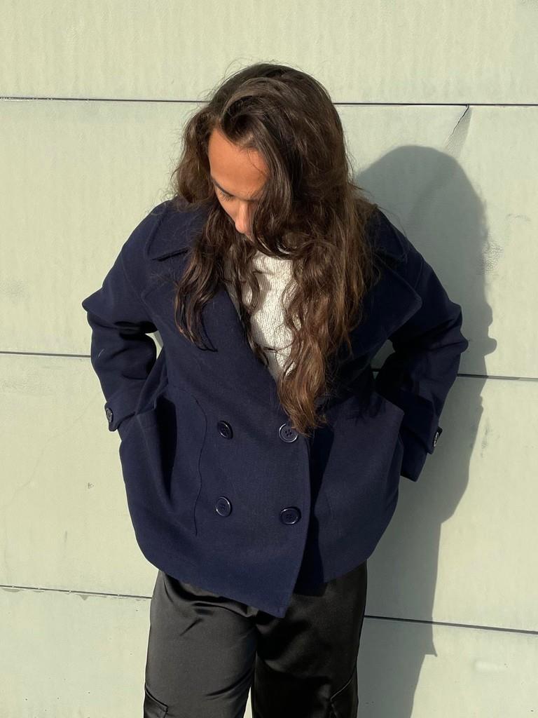 Thekla | Dames Peacoat Jas – Getailleerde Wolmix met Double-Breasted Design voor Tijdloze Elegantie