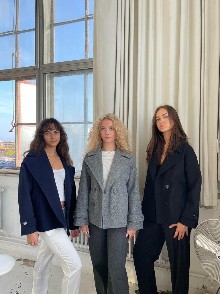 Thekla | Dames Peacoat Jas – Getailleerde Wolmix met Double-Breasted Design voor Tijdloze Elegantie