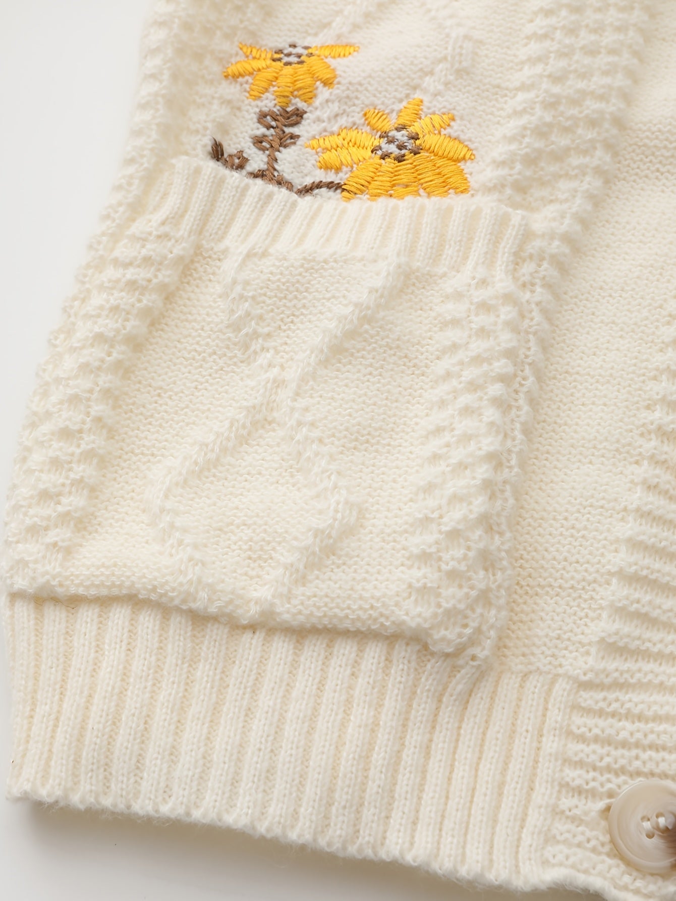 Winsome™ | Women's Floral Embroidered V-Neck Button Cardigan