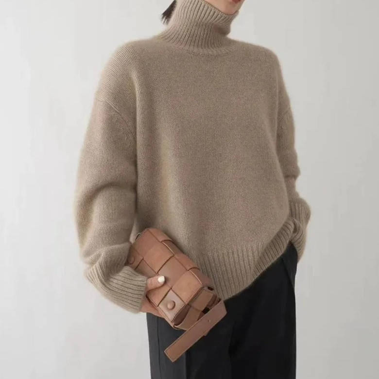Women's Cashmere Turtleneck Jumper – Loose Fit Knit