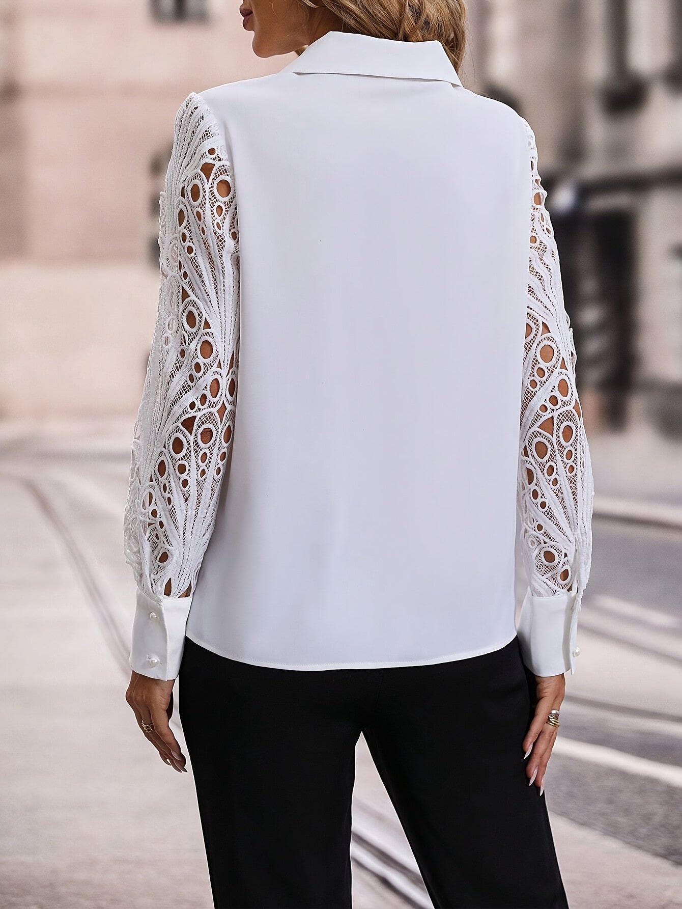 Juul | Dames Blouse – Blouse met Kantdetails en Klassieke Reverskraag