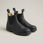 PLUXSTYLE::numise::pull-tab-chelsea-boots::closeup-detail