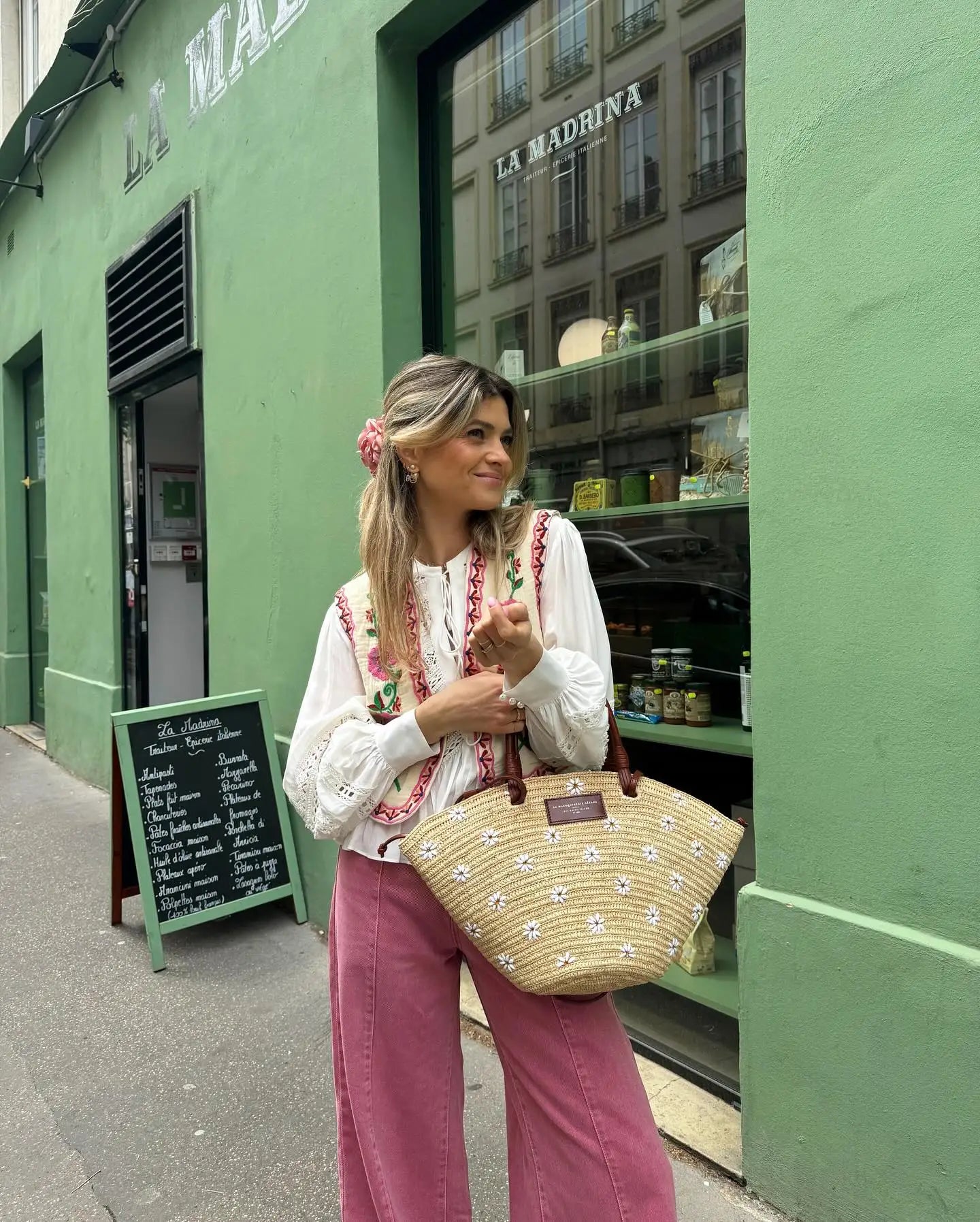 Nerea | Dames Gilet met Bloemenmotief – Luchtig, Romantisch en Veelzijdig voor de Zomer