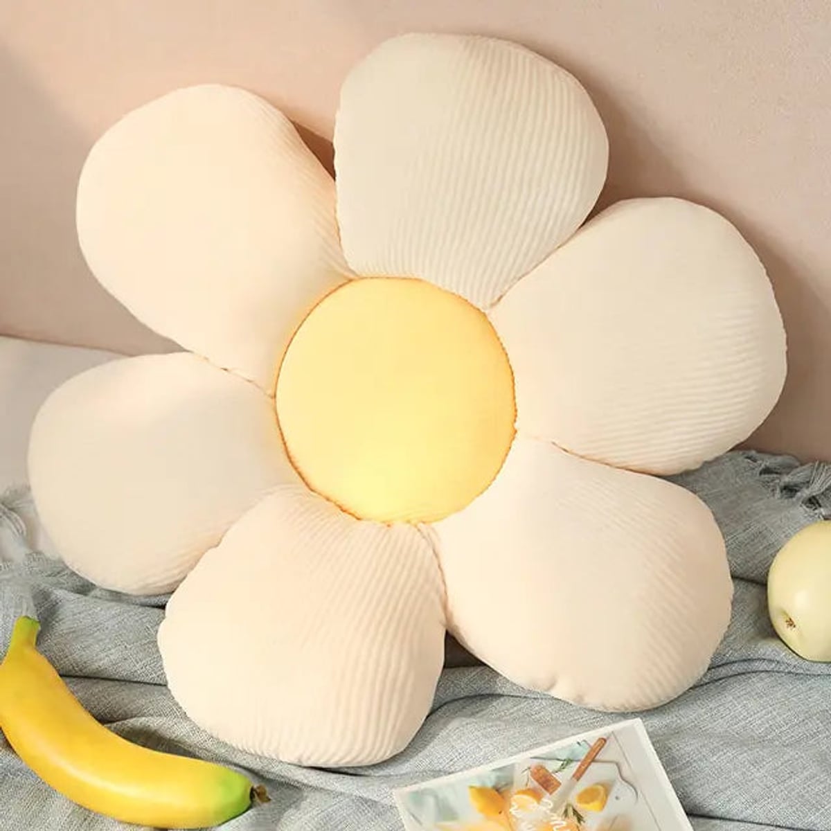 flower-shaped floor seat pad in white-yellow