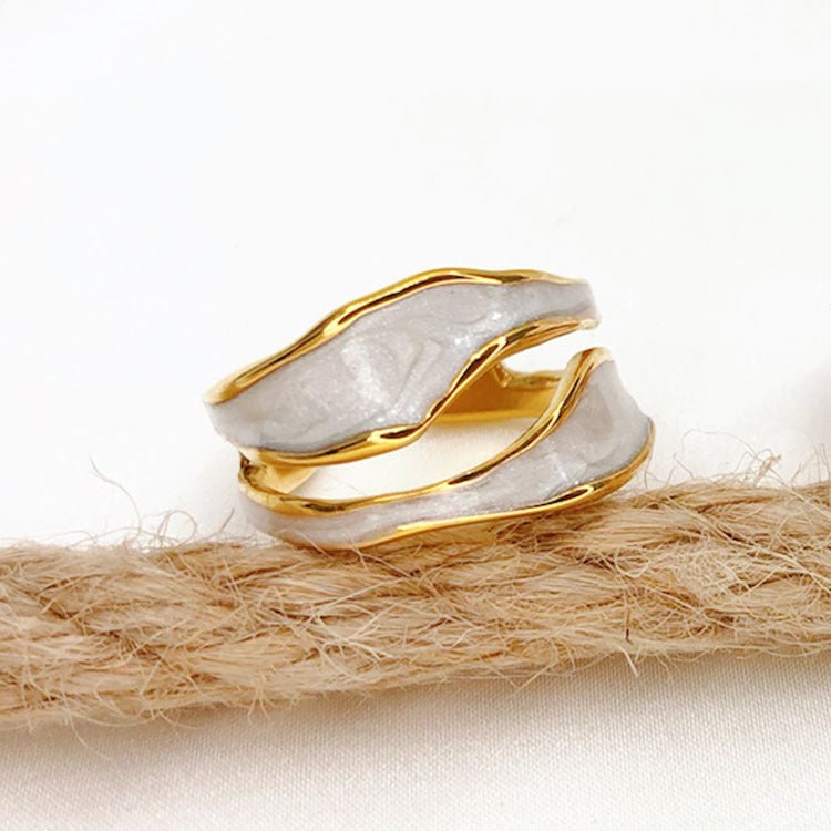 Grace Gouden Ring | Verstelbare damesring met golvend design en emaille afwerking