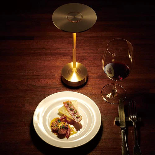 Draadloze Tafellamp – Metaal en Glas, Scandinavisch Design voor Woonkamer of Slaapkamer