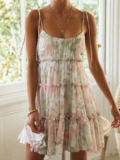 Dahlia | Damesjurk – Sexy Bedrukte Suspenderjurk in Resortstijl met Volledige Print