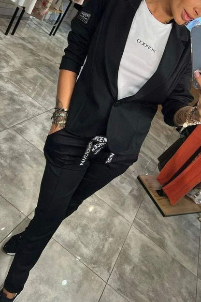 Nala Two-Piece Set | Dames blazer en broek in beige met strikdetail en luchtige pasvorm