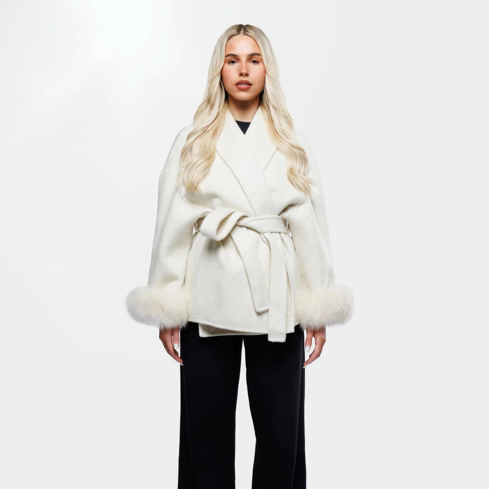 Livia Luxe Coat Dames | Trendy Winterjas met Faux Fur en Strikceintuur