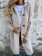 Merel lang gebreid vest met capuchon in beige, close-up detail
