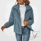 Odile teddy vest met revers, vooraanzicht in blauw