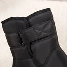 Saskia zwarte winterlaars, close-up klittenbandsluiting