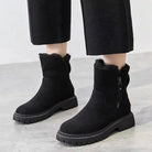 Tessa zwarte mid-calf laarzen met ritsdetail, close-up zijaanzicht