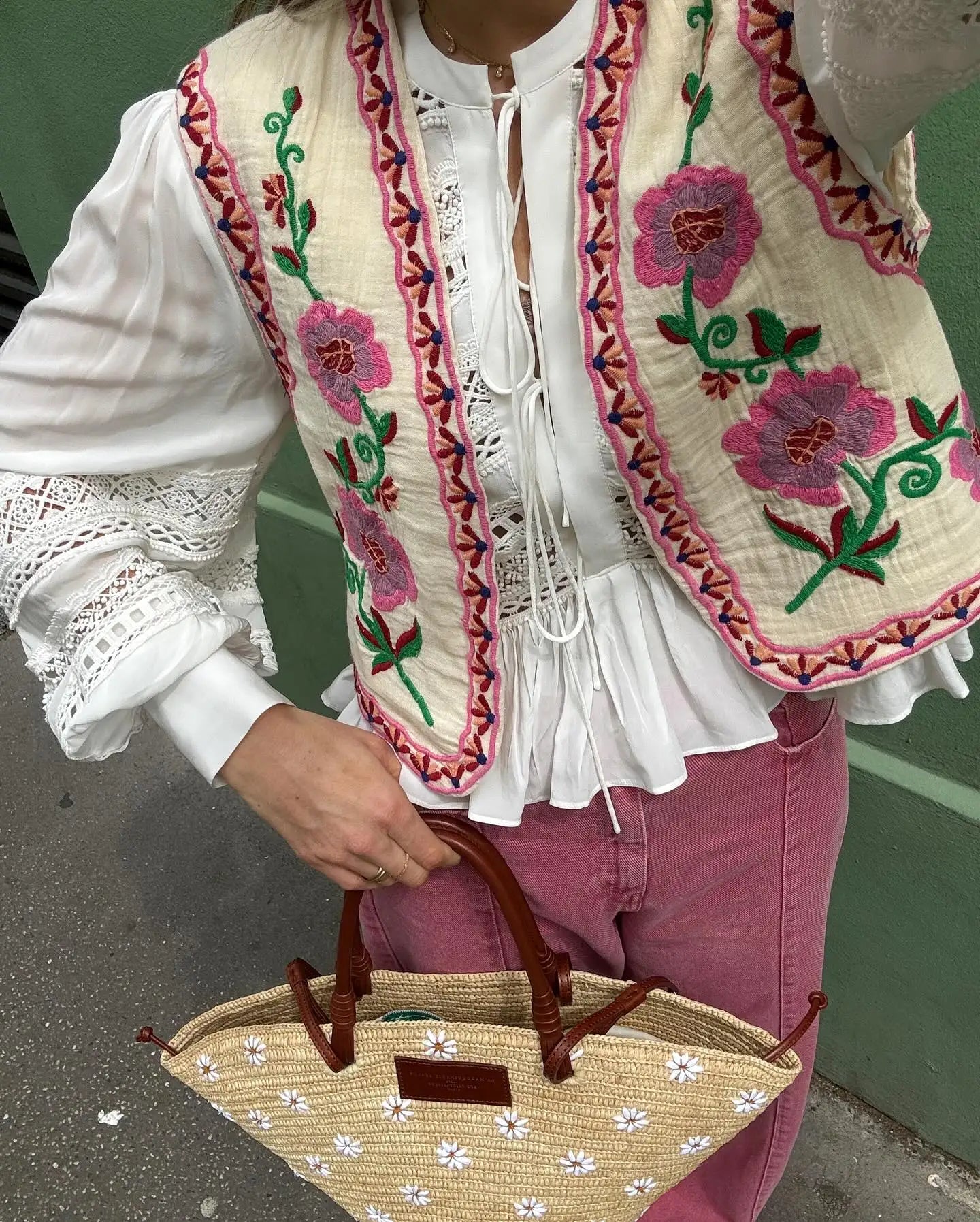 Nerea | Dames Gilet met Bloemenmotief – Luchtig, Romantisch en Veelzijdig voor de Zomer